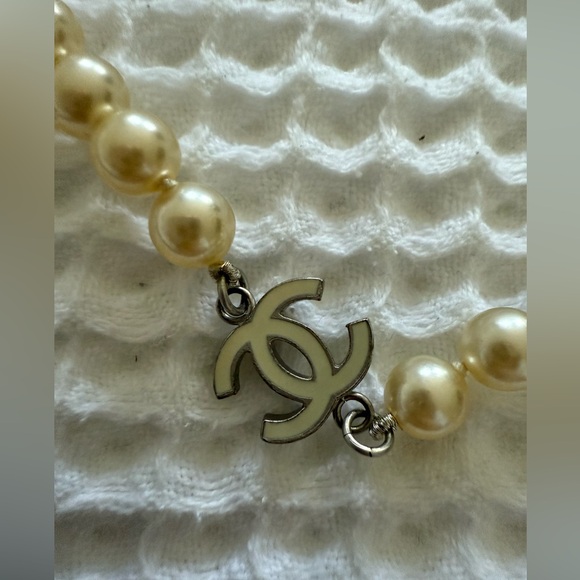 AUTHENTIC: Chanel Black & White Enamel Necklace - Picture 2 of 3